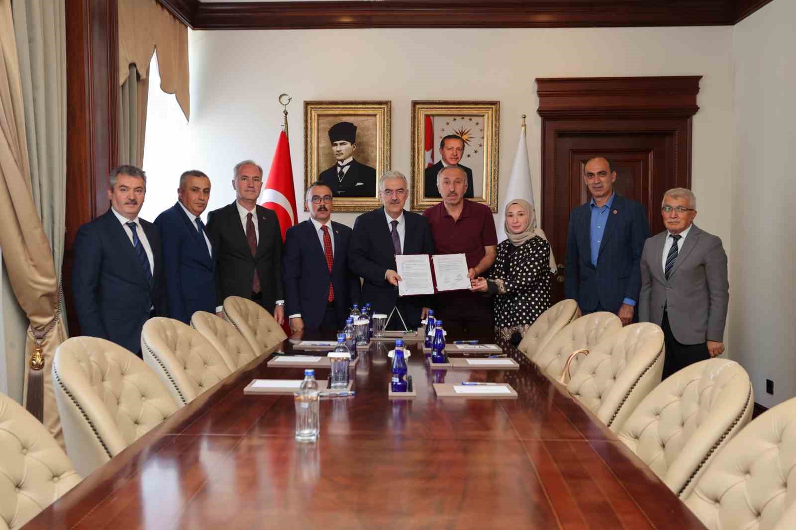 inegol-de-saglik-ve-egitim-icin-imzalar-atildi