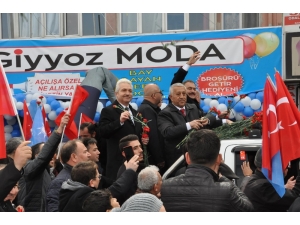 Afyonkarahisar Ak Parti’den Sevgi Yürüyüşü