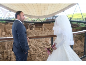 Tarihin Sıfır Noktasında Dünya Evine Girdiler