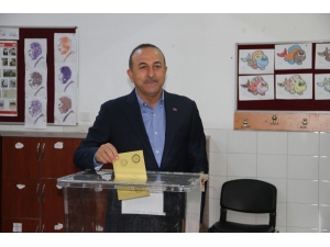 Dışişleri Bakanı Çavuşoğlu Oyunu Alanya’da Kullandı