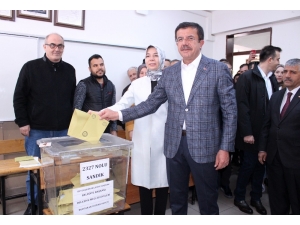 Zeybekci Oyunu Kullandı