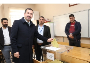 Karaköprü Belediye Başkanı Metin Baydilli Oyunu Kullandı