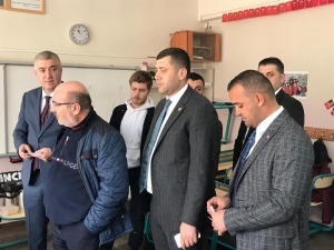 Kayseri Mhp İl Başkanı Serkan Tok Ve Kayseri Mhp Milletvekili Baki Ersoy Oylarını Kullandı