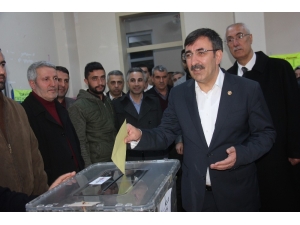 Ak Partili Yılmaz: “Seçimler Demokrasinin Şenlikleridir”