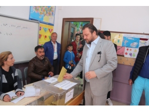 Marmaris’te Adaylar Oylarını Kullandı