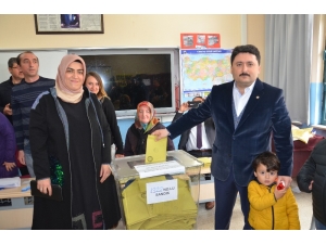 Balıkesir Büyükşehir Ve İlçe Belediye Başkanları Oylarını Kullandı