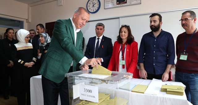 Oyunu Kullanan Cumhurbaşkanı Erdoğan: Yerel Seçimlerdeki Başarı Merkezi Sisteme Güç Katacaktır