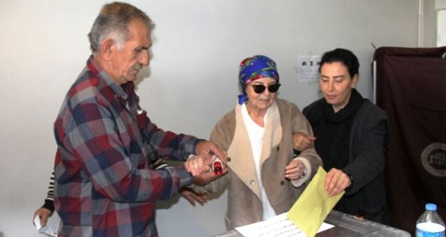 Yeşilçam'ın Efsane İsimleri Gülşen Bubikoğlu Ve Fatma Girik Seçimini Yaptı