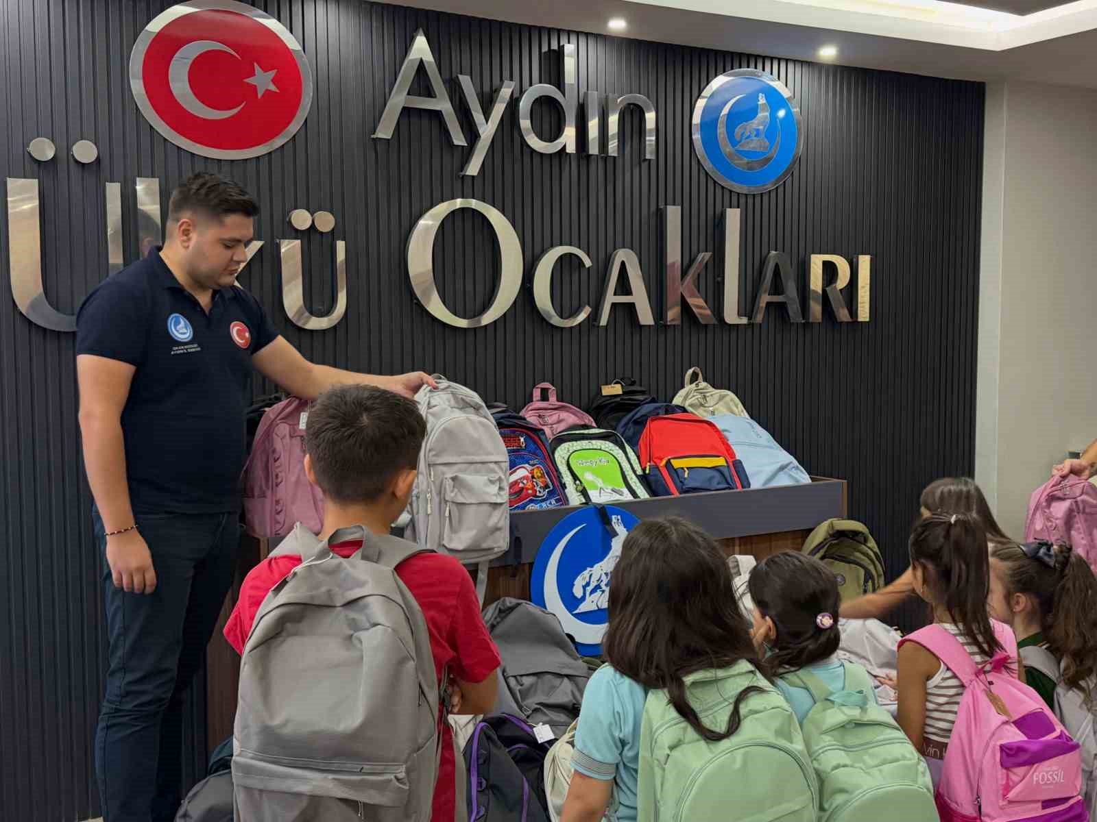 ulkuculerden-ogrencilere-kirtasiye-destegi