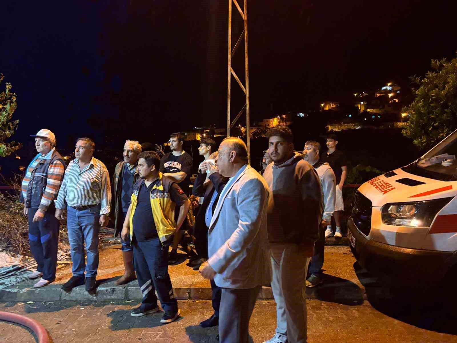 baskan-ozel-yangin-sondurme-calismalarini-yerinde-takip-etti