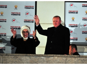 Cumhurbaşkanı Erdoğan Balkon Konuşması Yaptı