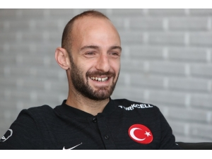 Efecan Karaca: "Başınızda Şenol Hoca Varsa Hedefiniz Bitmez"