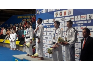 İzmirli Sporculardan Büyük Başarı