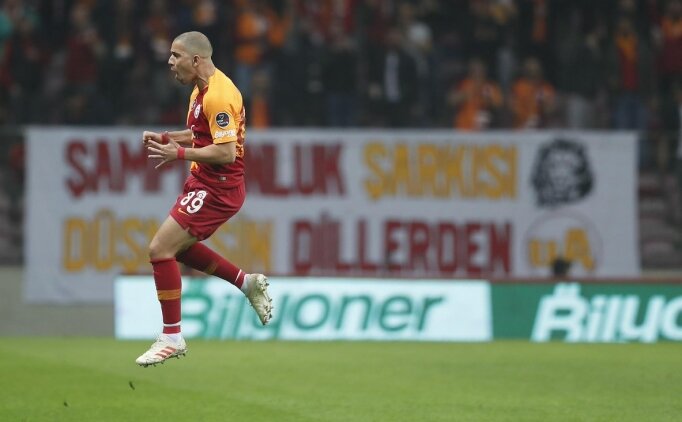 Galatasaray Taraftarından Gövde Gösterisi