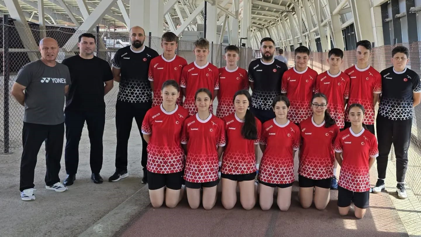 15-yas-alti-badminton-milli-takimi-erzincan-da-kampa-girdi