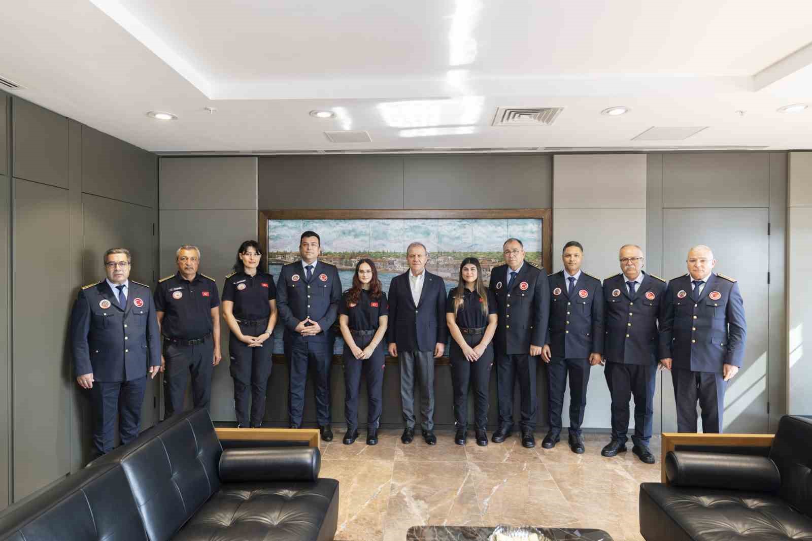mersin-itfaiye-personeli-itfaiye-haftasinda-baskan-secer-le-bulustu