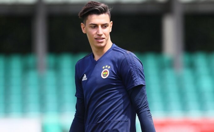 Fenerbahçe'de Berke Özer Sırasını Bekliyor!