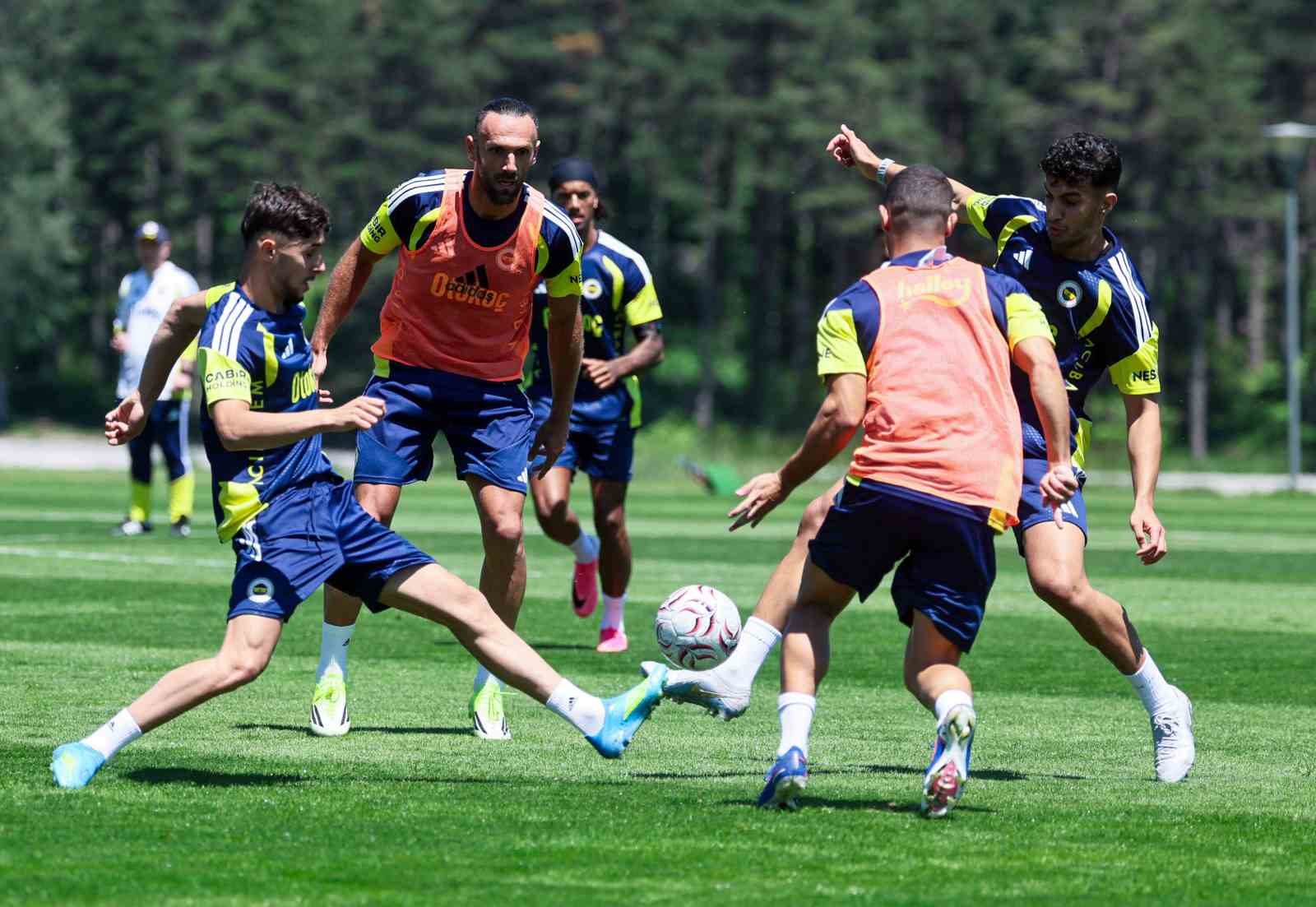 fenerbahce-hazirliklarini-surdurdu
