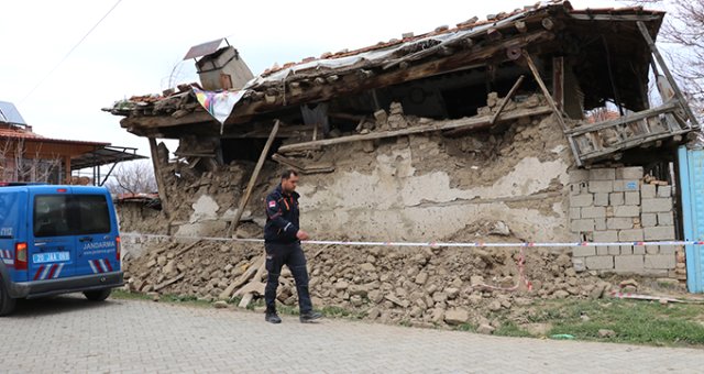Denizli'nin Acıpayam İlçesinde Meydana Gelen Depremler Nedeniyle Okullar 2 Gün Tatil Edildi