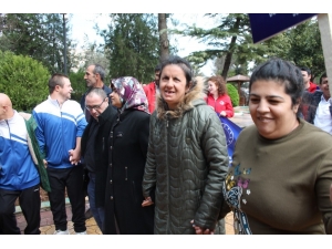 Otizmli Çocuklar Davul Zurna Eşliğinde Yürüdü