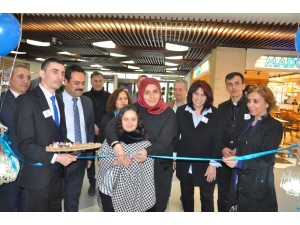 Otizmli Öğrencilerin Yaptığı Ağaç Tablo Ve Objeler Sergisi Esas67 Burda Avm’de Açıldı