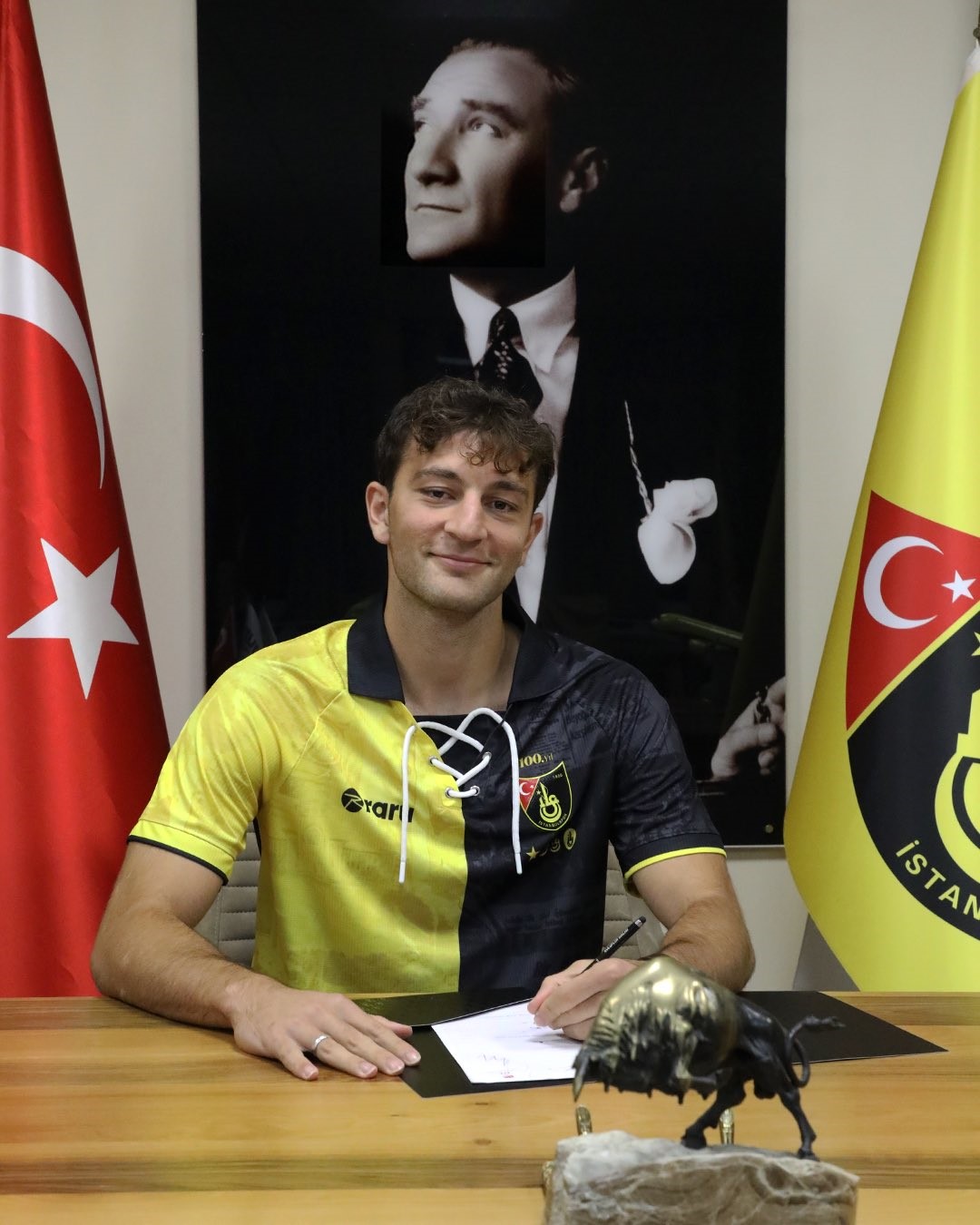 istanbulspor-emrecan-uzunhan-i-kadrosuna-dahil-etti