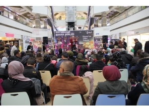 Prof. Dr. Oğuz Özyaral Vatandaşların Sağlık Sorunları İle İlgili Görüş Alışverişinde Bulundu