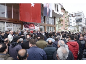 Başkan Togar Tebrikleri Kabul Ediyor