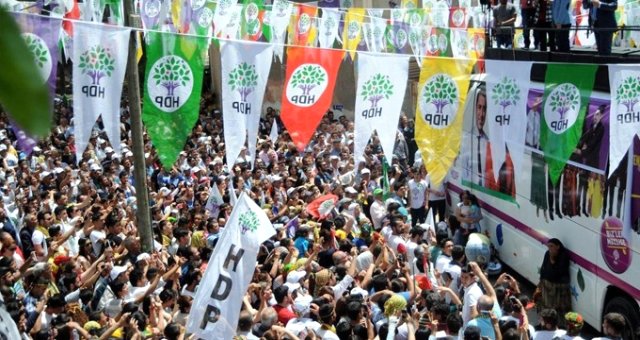 Hdp'nin Kazandığı İlçede Belediye Binası Yok: Kayyum Emniyete Hibe Etmiş