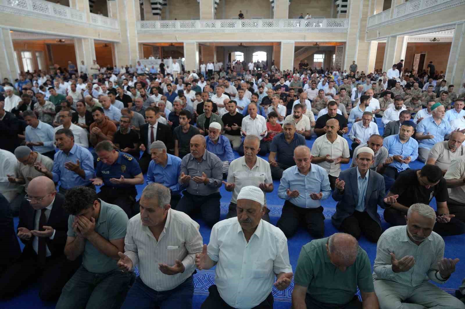 mus-ta-15-temmuz-sehitleri-icin-mevlit-okutuldu