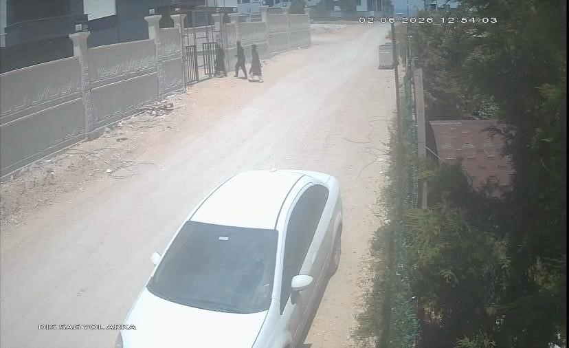 eskisehir-de-3-evden-1-milyon-20-bin-tl-lik-hirsizlik-yapan-2-kadin-tutuklandi