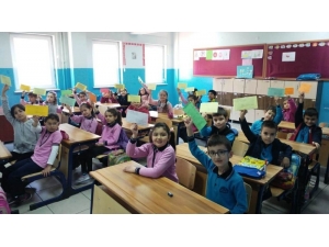 "Görünmez Dosta Mektup" Projesi İle Sakaryalı Miniklere Ulaştılar