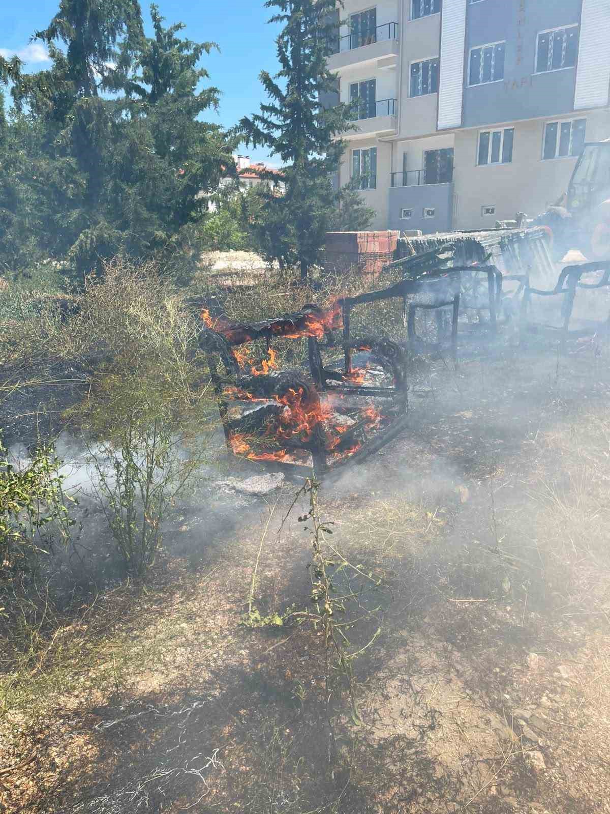 burdur-da-cikan-ot-yangininda-2-donumluk-alan-zarar-gordu