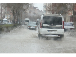 Elazığ’da Sağanak Etkili Oldu