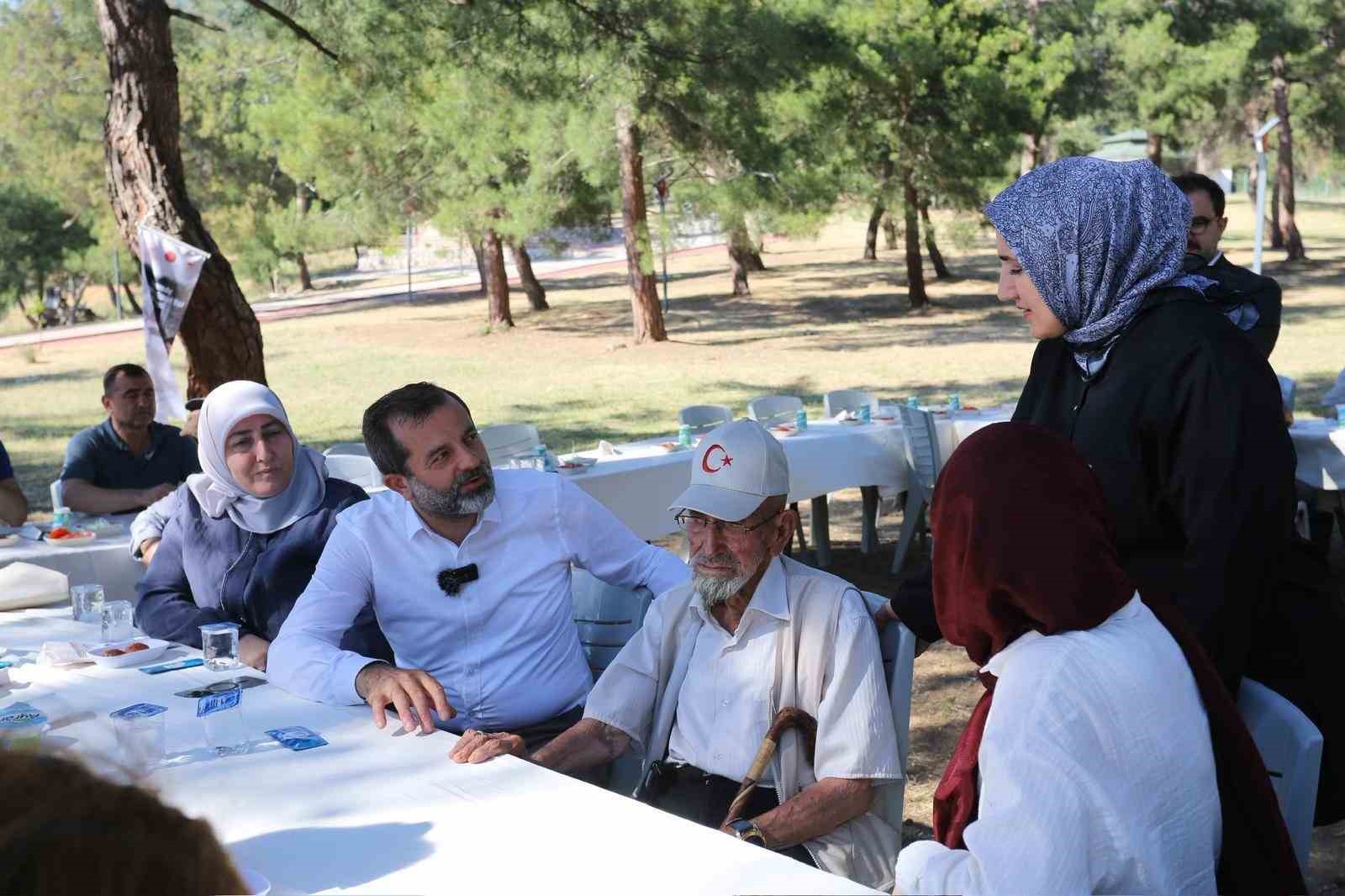 gursu-nun-buyuklerine-vefa-piknigi