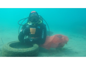 Denizin Dibini Pırıl Pırıl Ettiler