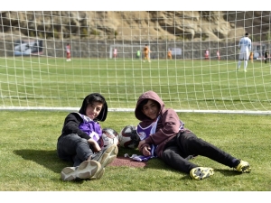 Gümüşhane Yeni Şehir Stadında İlginç Görüntüler