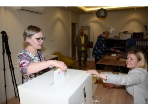 Alanya’da Finlandiyalı Seçmenler Sandık Başına Gitti