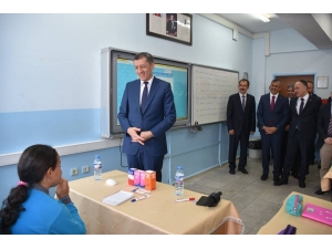 Bakan Selçuk İle Öğrencinin İngilizce Diyaloğu