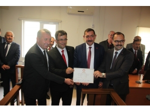 Tosya Belediye Başkanı Seçilen Kavalıgil, Mazbatasını Aldı