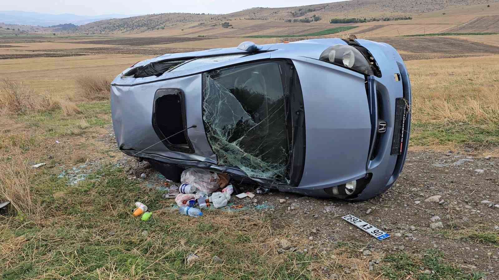 samsun-da-otomobil-sarampole-devrildi-1-i-bebek-3-yarali