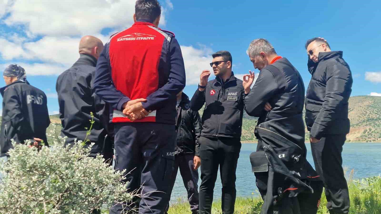 kaymakam-oztoprak-arama-faaliyetleri-51-personel-13-dalgic-ve-6-bot-ile-titizlikle-devam-etmektedir