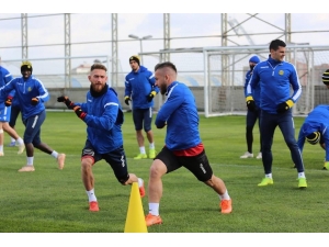 Evkur Yeni Malatyaspor’da Mustafa Akbaş’ın Ayak Parmağı Kırıldı