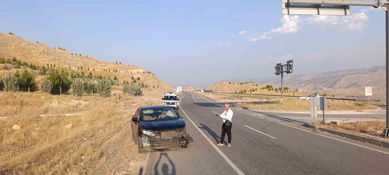 hasankeyf-te-kamyon-ve-otomobil-carpisti-2-yarali