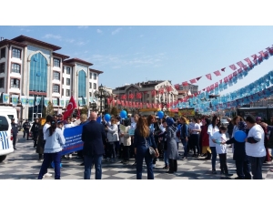 Otizmli Çocuklar ’Biz Hasta Değil Farklıyız’ Dediler