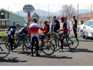 Bisiklet Milli Takımı Yarışlara Erciyes’te Hazırlanıyor