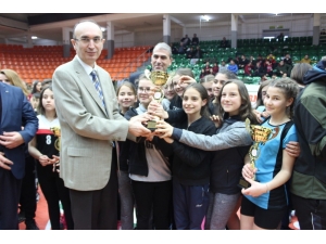 Şampiyonlara Ödülleri Verildi