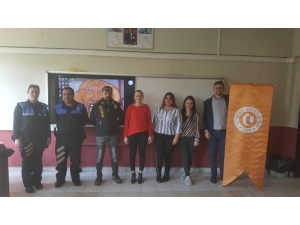 Uşak’ta “İnternetle Barış Zorbalıkla Savaş” Projesi Hayata Geçirildi