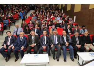 Erü’de ’Dilimiz, Kimliğimiz, Gençliğimiz’ Konulu Panel Düzenlendi