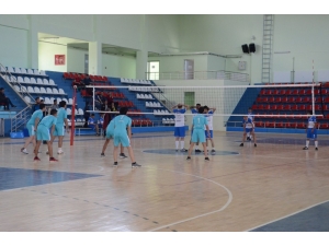 Develi’de Liseler Arası Voleybol Turnuvası Başladı